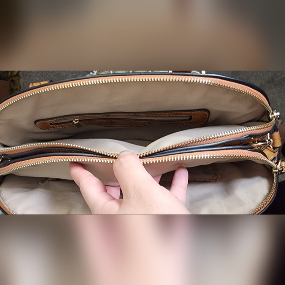 Handbag - Picture 4 of 4